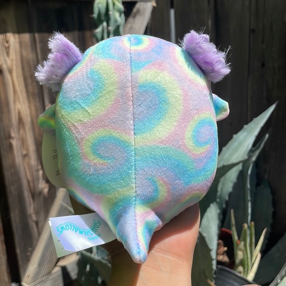 🌈Squishmallows Vive the Rainbow Tie-dye Axolotl - Picture 3 of 7